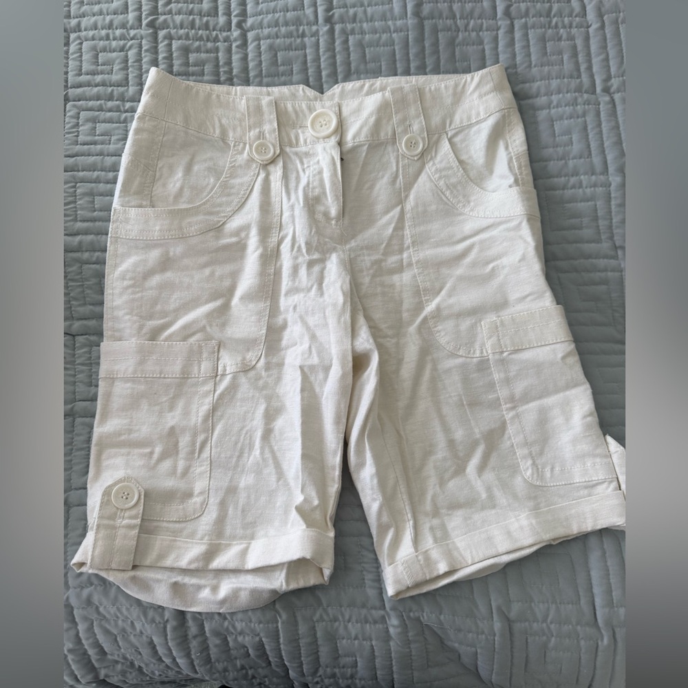Dalia Collection Women's Light Tan Cargo Shorts